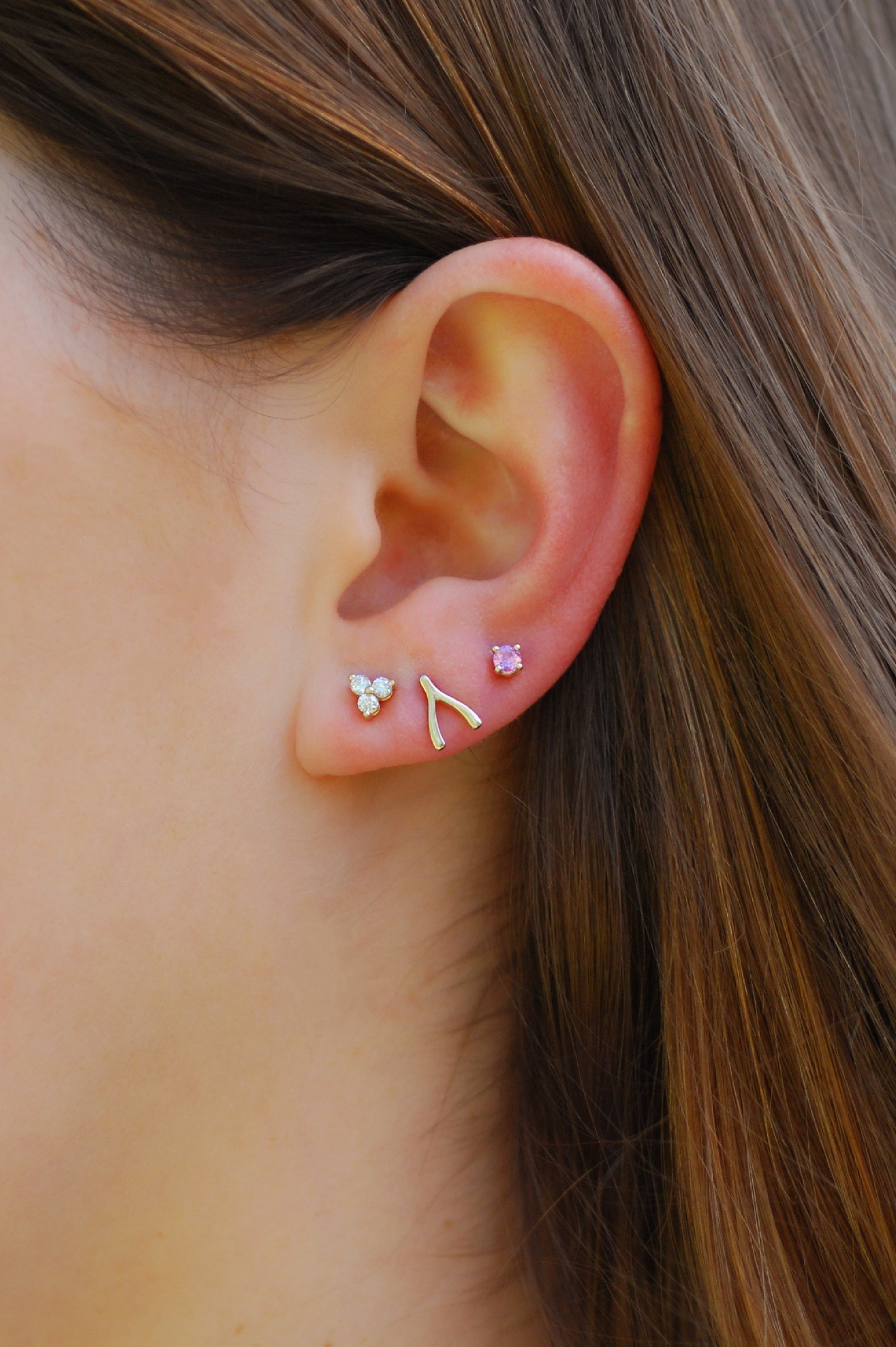 PINK SAPPHIRE STUD EARRING