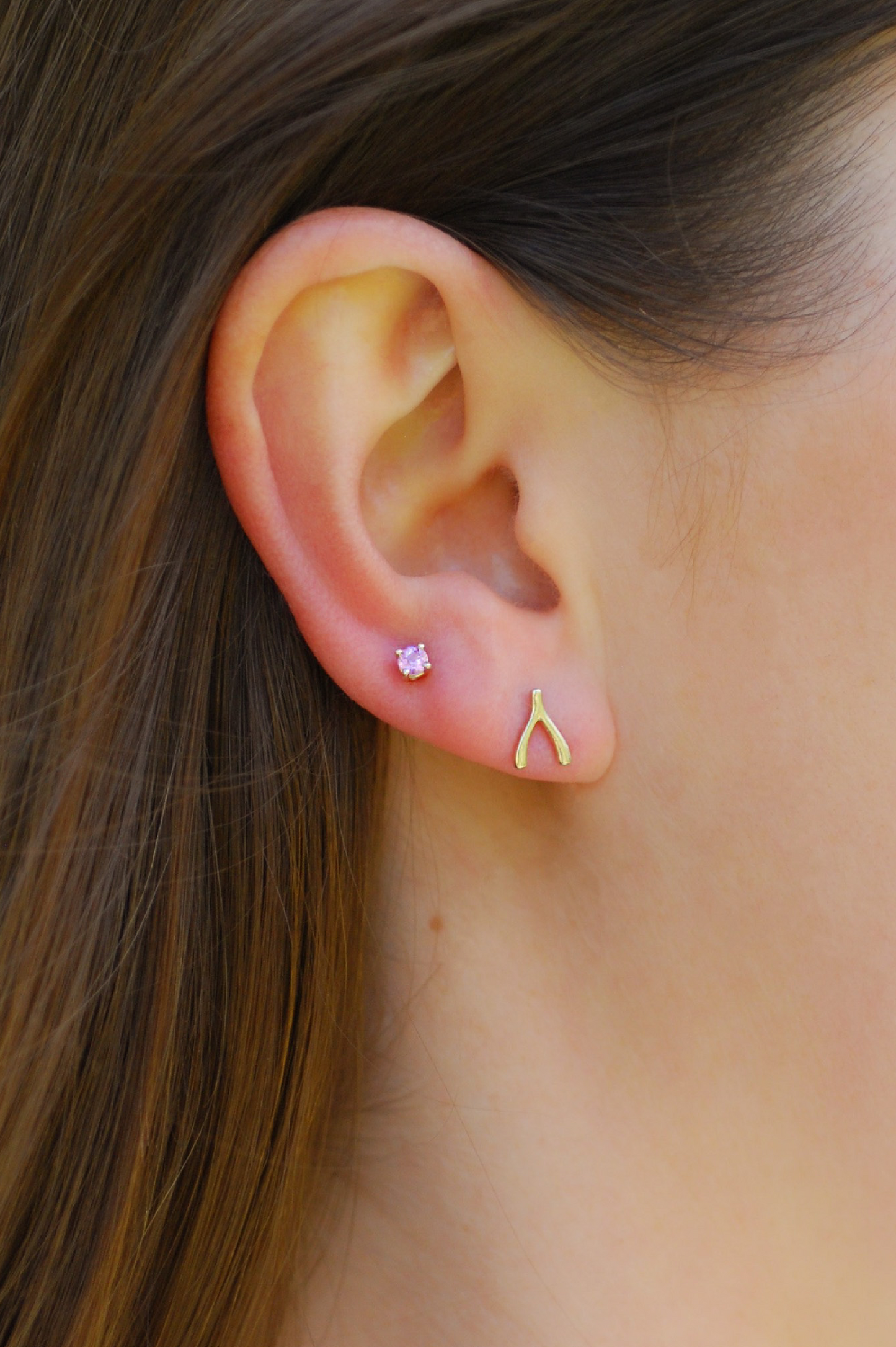 PINK SAPPHIRE STUD EARRING